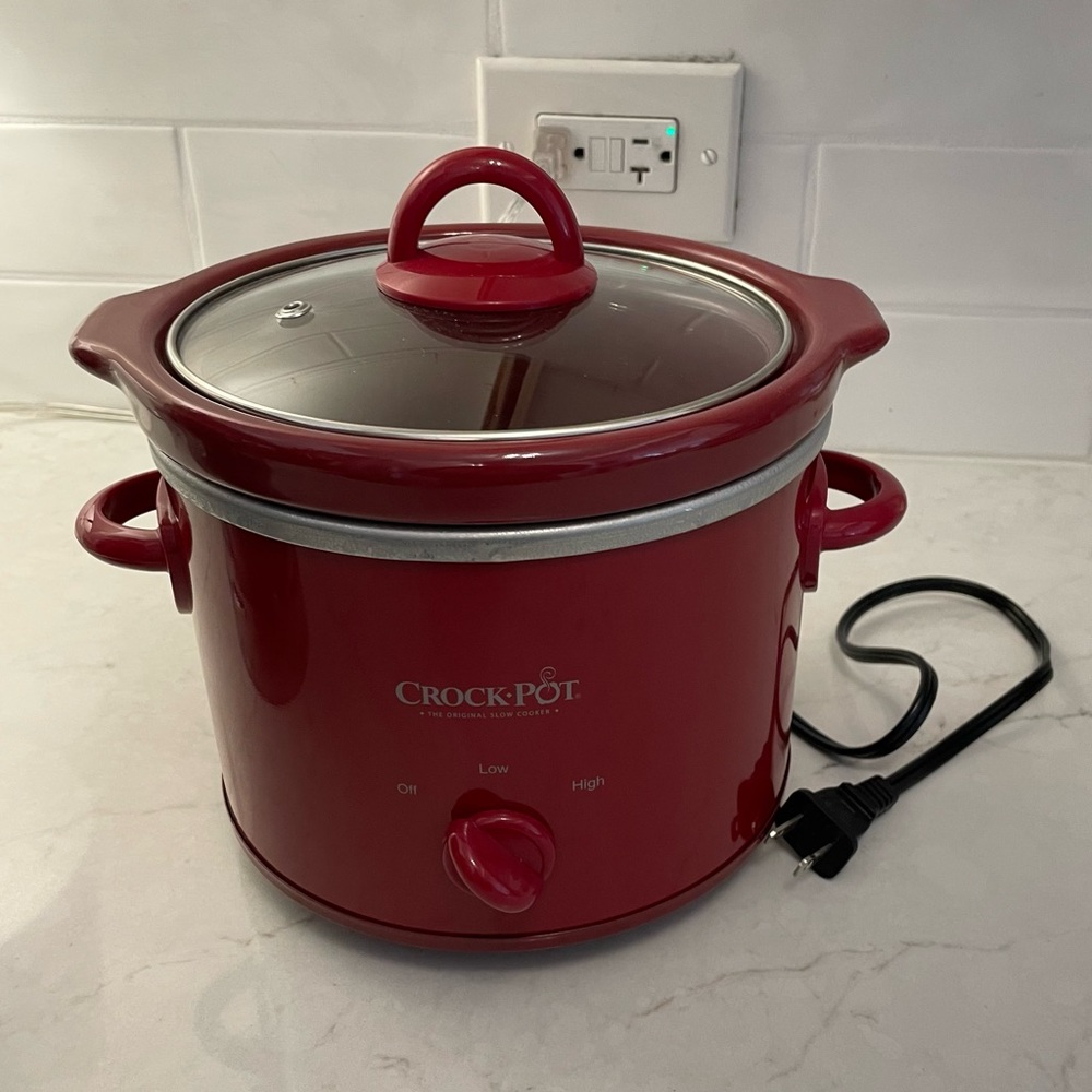 Crockpot Slow Cooker in Red 2qt